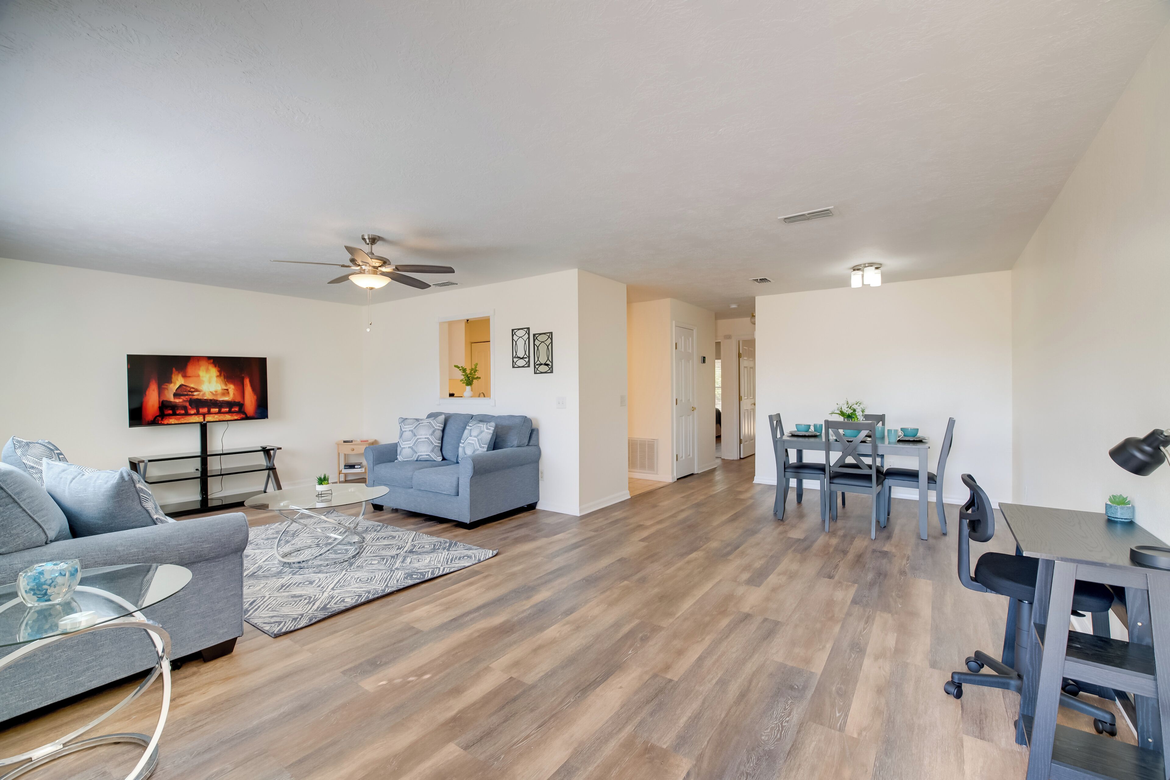 Steps To Crystal River! Dual-unit W/ Patios & Yard - Crystal River, FL