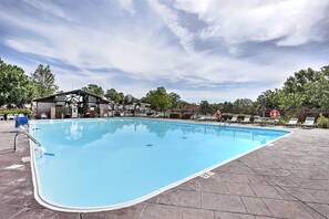 Pool - 2 Units at Holiday Hills Resort w/ Pools & Hot Tub (Branson)