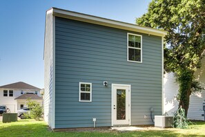 Exterior - < 1 Mi to Beach! Family-Friendly Gulfport Retreat (Gulfport)