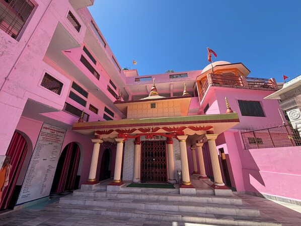 Exterior - Omji Ashram - Tapovan Kuti (Gangotri)