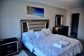 4 bedrooms, desk, iron/ironing board, WiFi