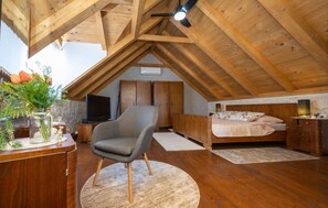 Zimmersafe, Bügeleisen/Bügelbrett, Reisekinderbett, kostenloses WLAN