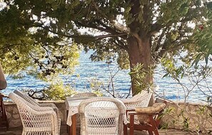 Outdoor dining - Lovely home in Podaca with WiFi (Podaca)