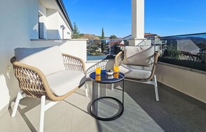 Property grounds - Pet friendly home in Imotski (Imotski)