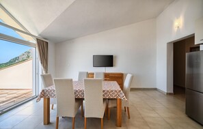 Dining - Cozy apartment in Bast with swimming pool (Bast)