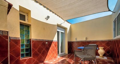 Villa Rosa heated and covered swimming pool
