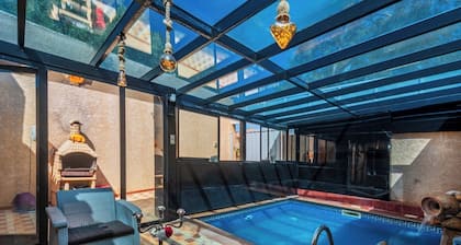 Villa Rosa heated and covered swimming pool