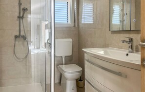 Shower, hair dryer - Beautiful apartment in Raslina with WiFi (Raslina)