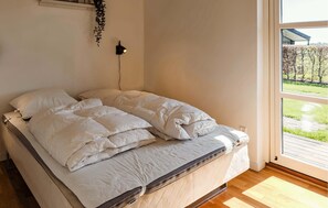 Free WiFi - 4 bedroom lovely home in Grenaa (Grenaa)