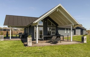 Exterior - 4 bedroom lovely home in Grenaa (Grenaa)