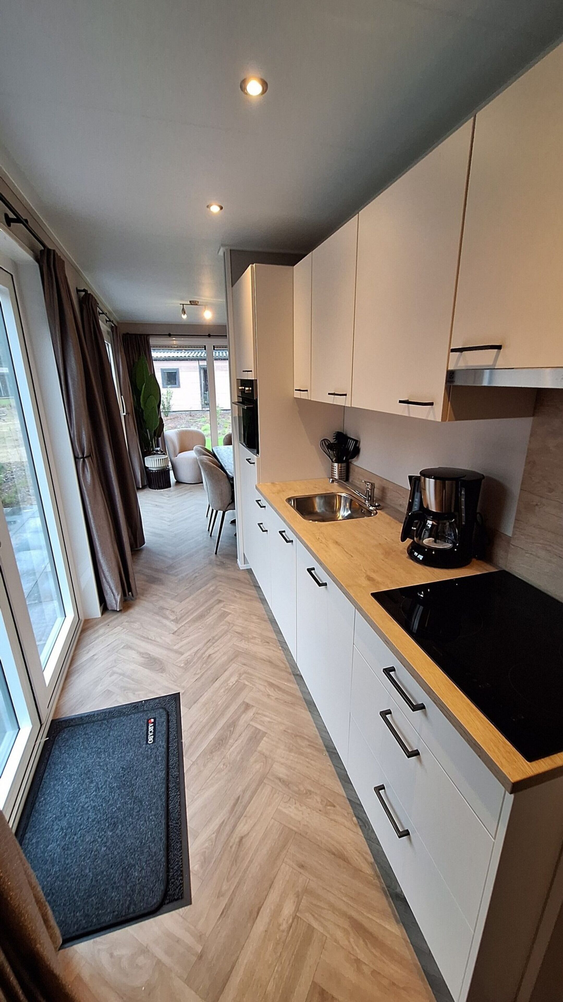 Fridge, microwave, dishwasher, coffee/tea maker