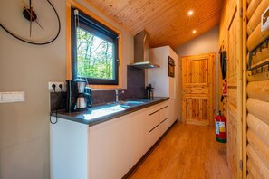 Fridge, microwave, dishwasher, coffee/tea maker - De Wiltzangh - Sterrenborg Lodge | 4p (Ruinen)