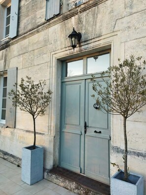 Exterior detail - Spacious home in the heart of Charentes (Arthenac)