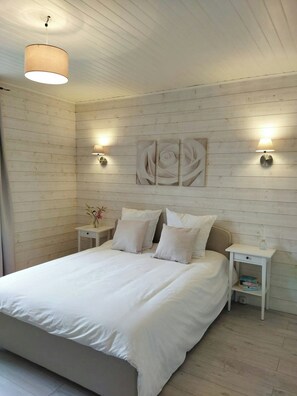 Free WiFi - Spacious home in the heart of Charentes (Arthenac)