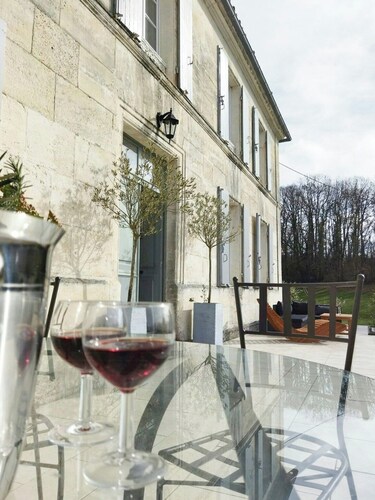 Spacious home in the heart of Charentes