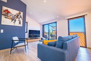 TV - Modern villa with sea view in Collioure (Collioure)