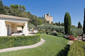 Exterior - Villa with Pool in Châteauneuf-du-Pape (Chateauneuf-du-Pape)