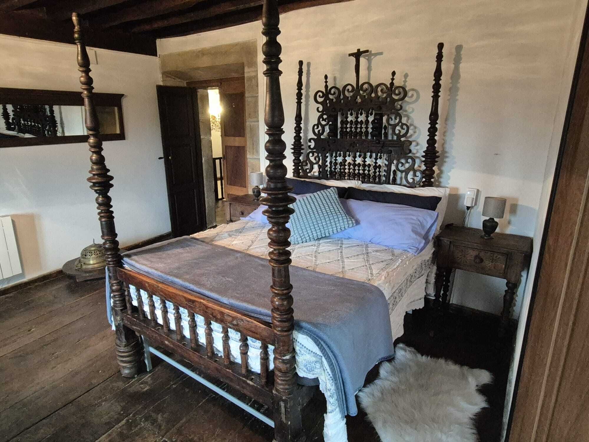 Iron/ironing board, travel crib, free WiFi, bed sheets