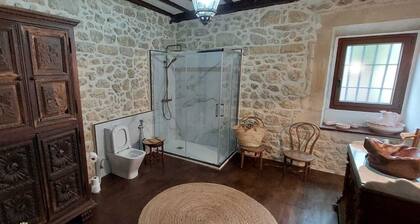 La Casona de Cabanzón is a rural mountain house surrounded by nature.