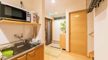 Fridge, microwave