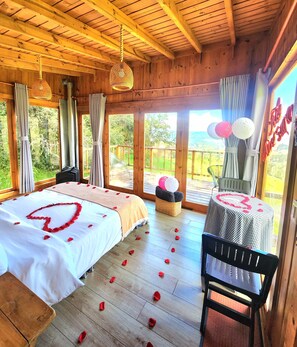 Comfort-Ferienhütte, Hügelblick