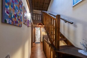 Interior - Casa Delia, casa de pueblo (Sienra)
