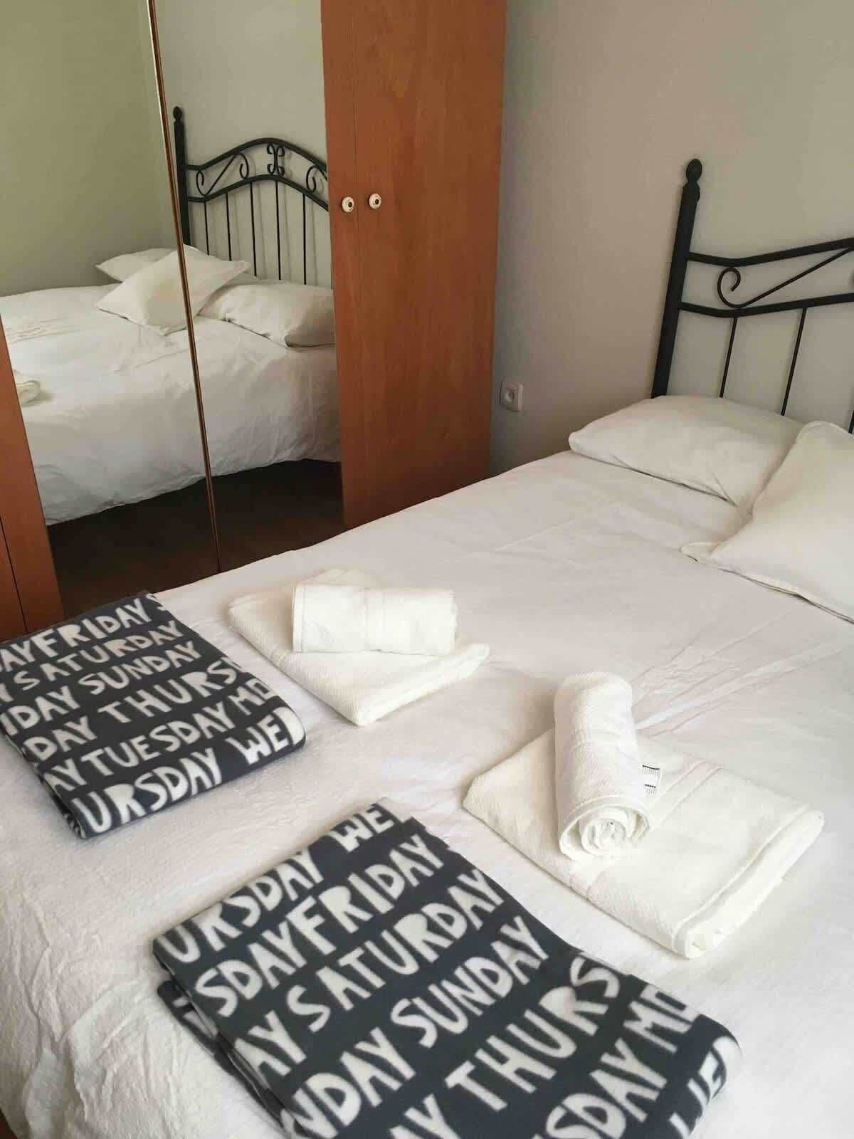2 bedrooms, iron/ironing board, WiFi, bed sheets