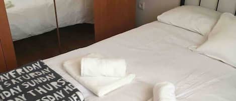 2 bedrooms, iron/ironing board, WiFi, bed sheets
