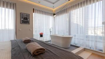 Premium Penthouse, City View | Desk, free WiFi
