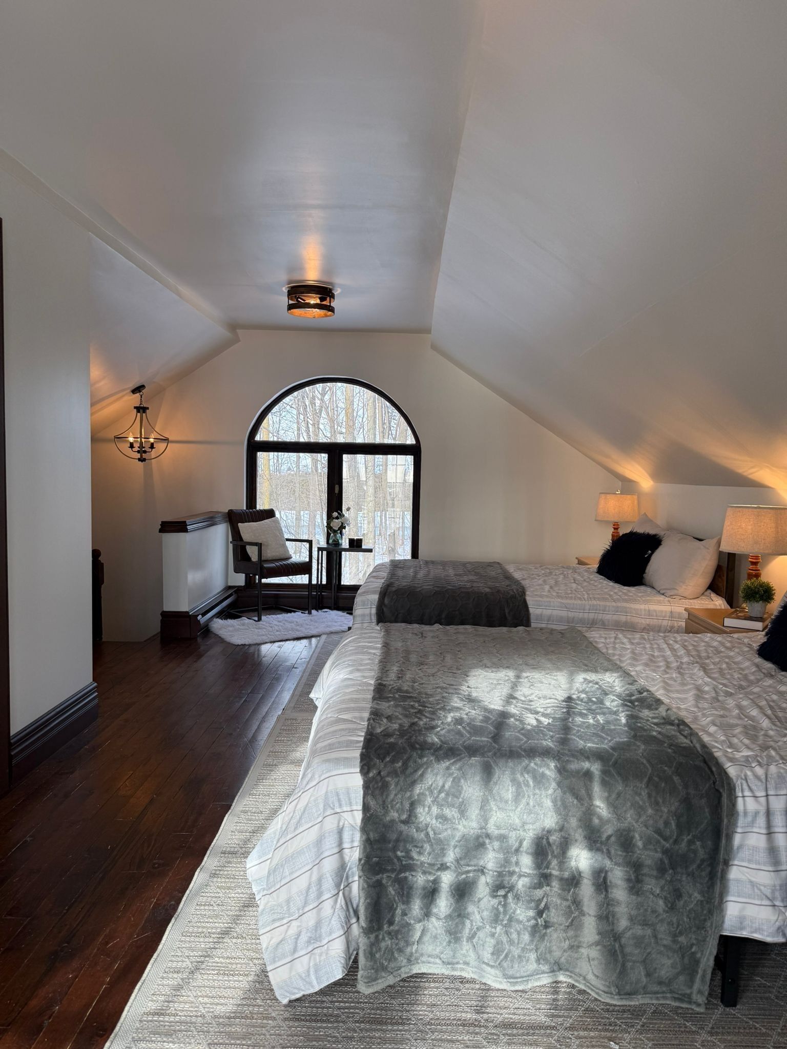 2 chambres, fer et planche à repasser, Wi-Fi, draps fournis