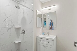 Bathroom - Manasota Key Beach Estate | Sleeps 14 on 9.5 Acres (Englewood)