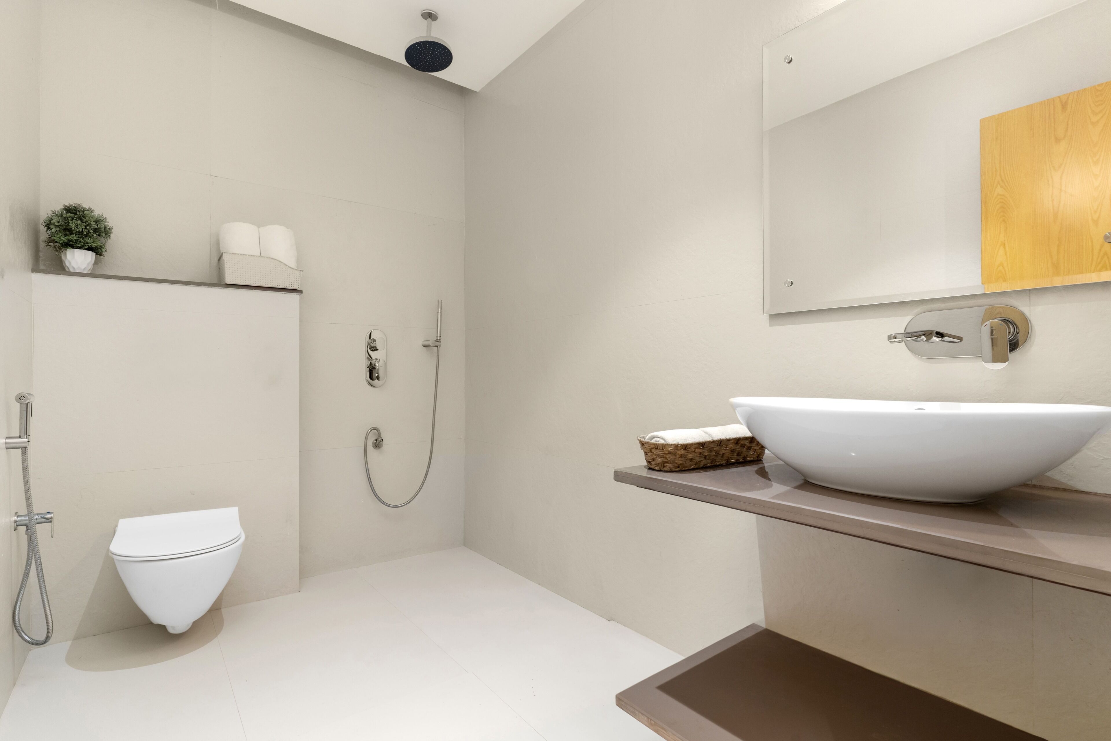 Shower, free toiletries, towels, soap