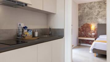 Fridge, microwave, stovetop, highchair