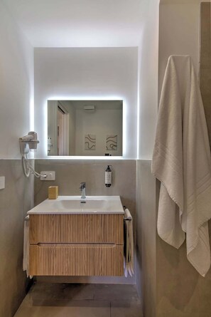 Een douche, een haardroger