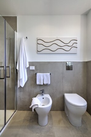Shower, hair dryer - Suite "Isola di Linosa 1A" (Carini)