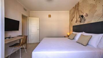 WiFi, bed sheets