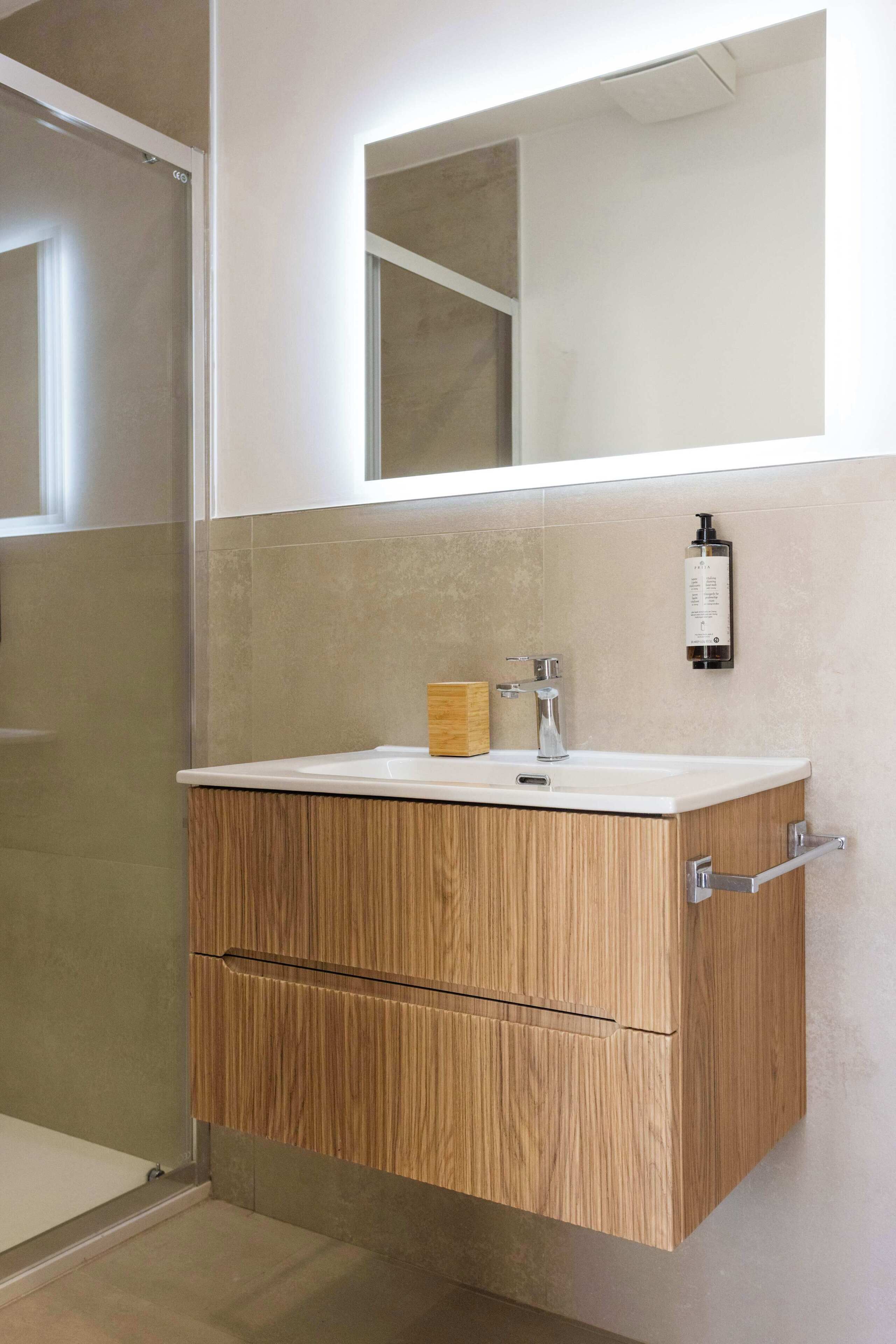 Een douche, een haardroger
