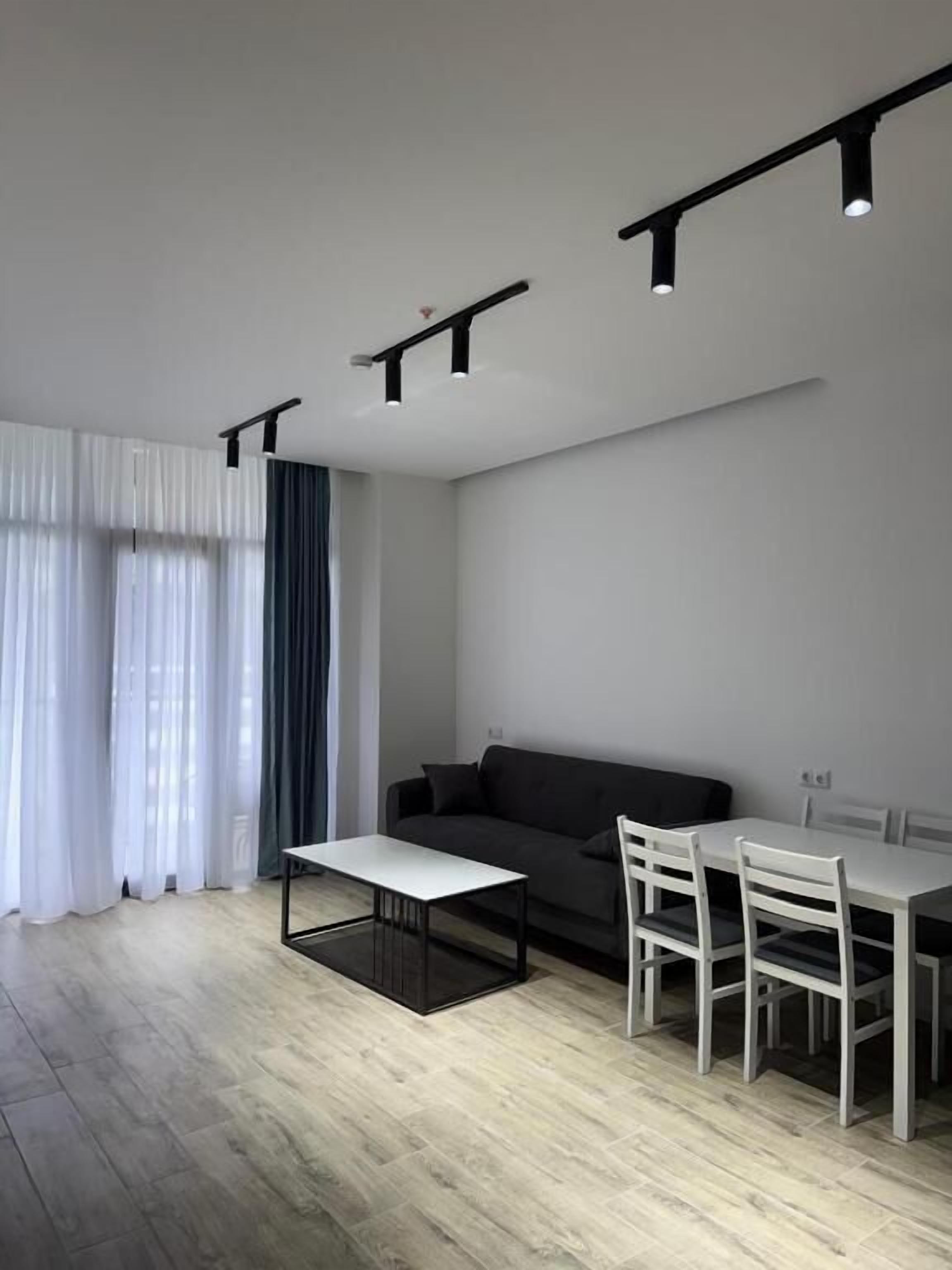 Comfort Suite, Balcony, Mountain View | Living area
