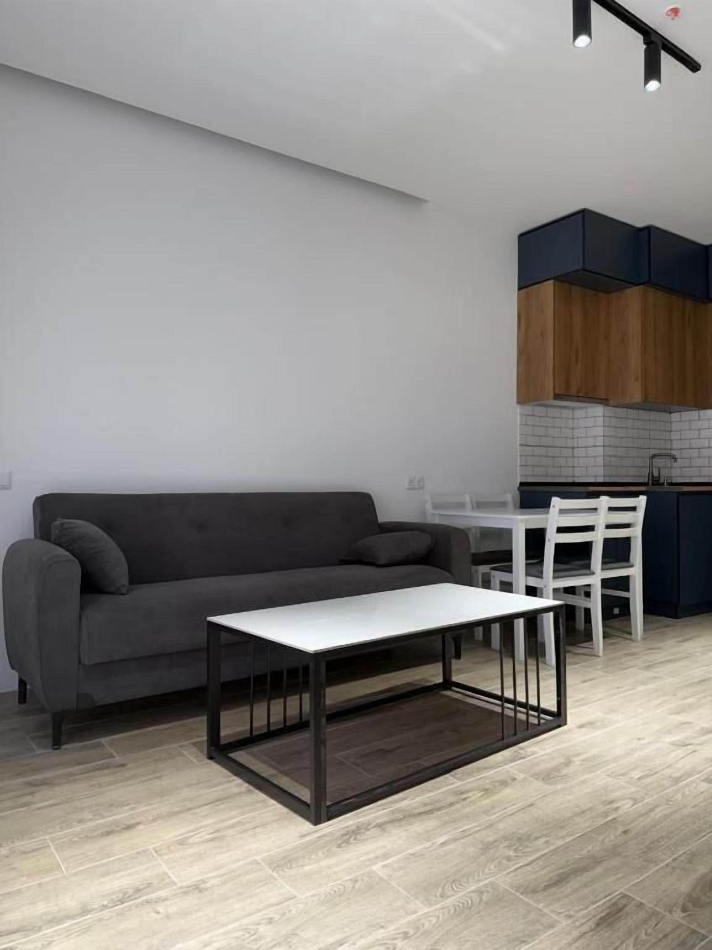 Comfort Suite, Balcony, Mountain View | Living area