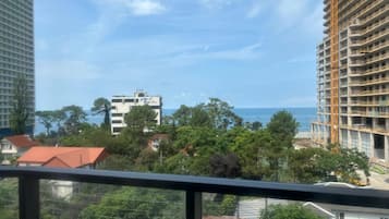 Suite, Balcony, Sea View | Property grounds