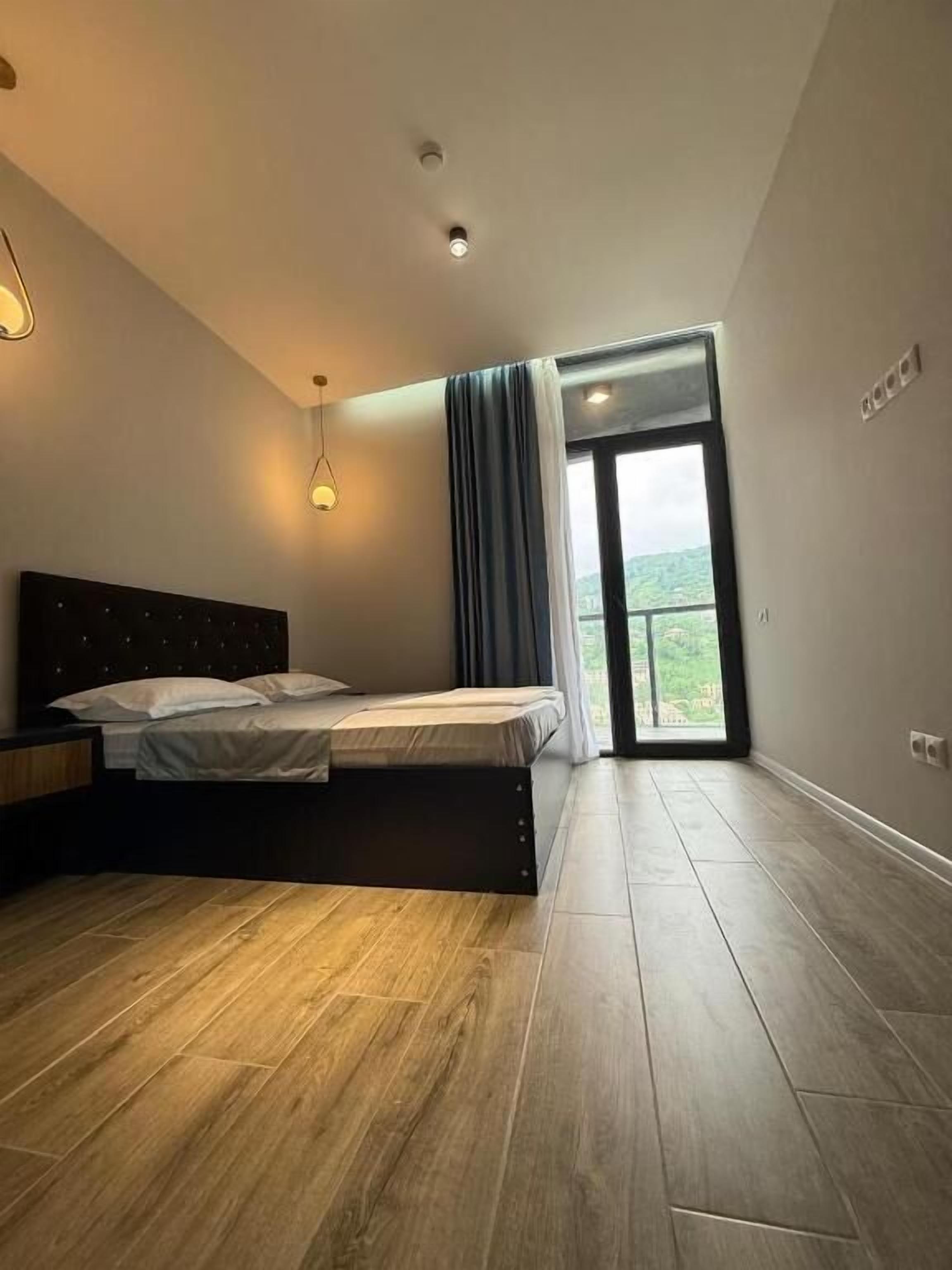 Comfort Suite, Balcony, Mountain View