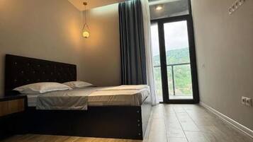 Comfort Suite, Balcony, Mountain View