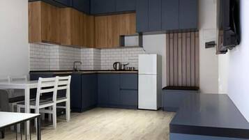 Comfort Suite, Balcony, Mountain View | Private kitchen | Microwave