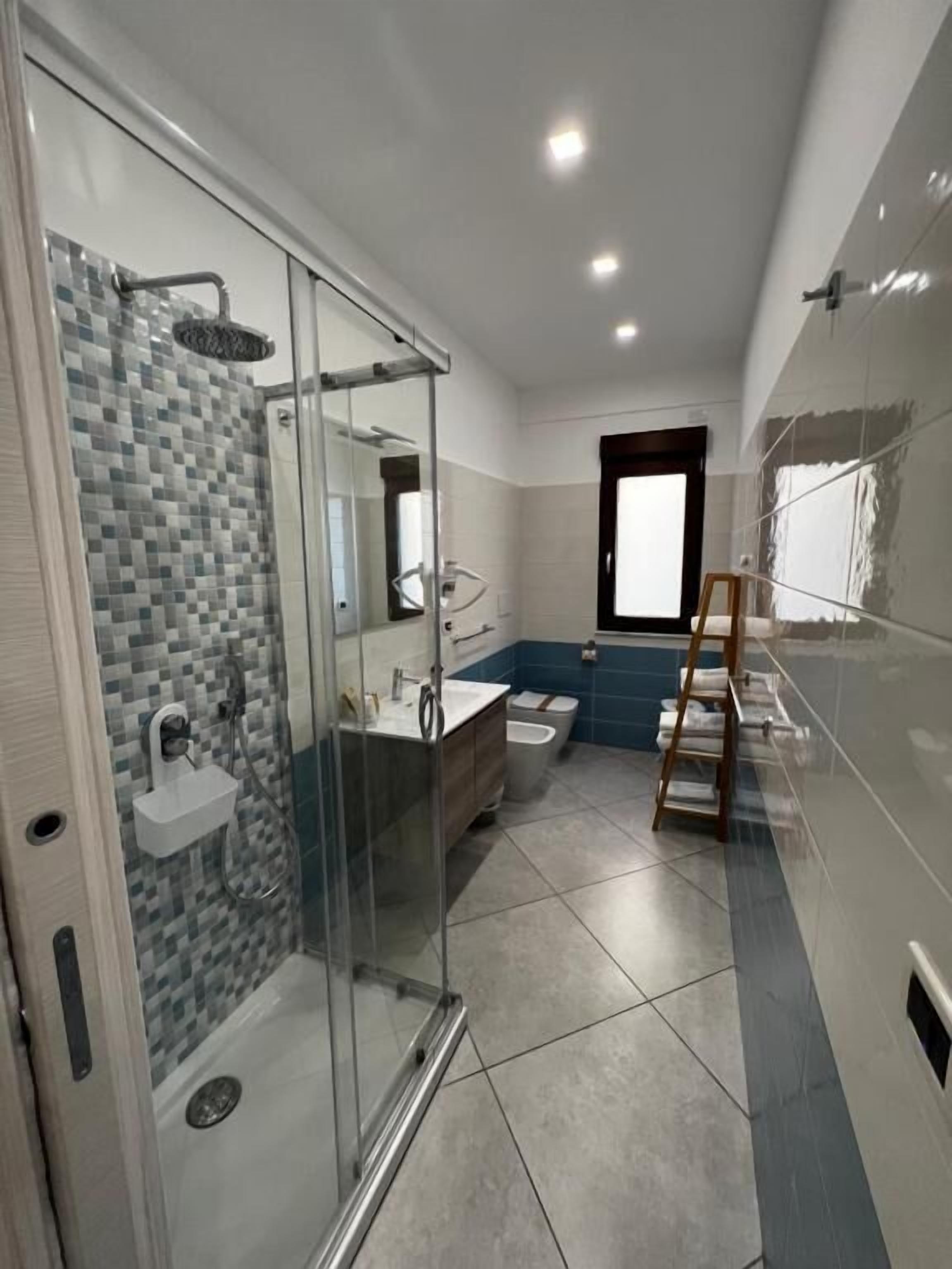 Deluxe Apartment, 1 Bedroom, Non Smoking, City View | Bathroom