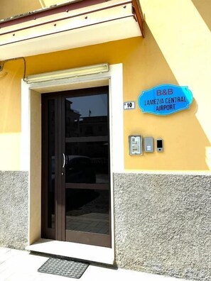 Exterior detail - B&B Lamezia Central Airport (Lamezia)