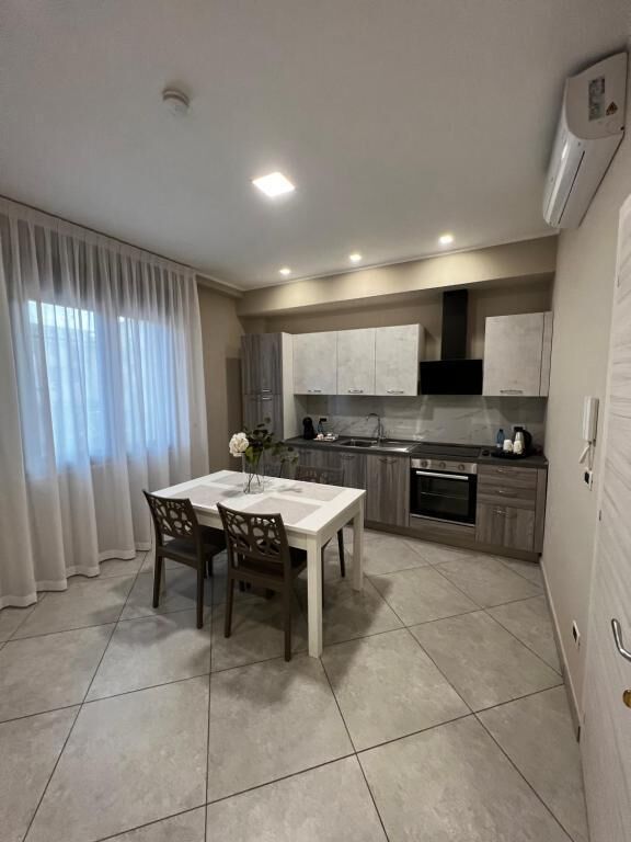 Deluxe Apartment, 1 Bedroom, Non Smoking, City View | Private kitchen