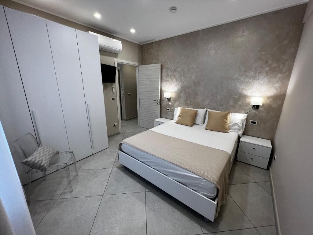 Frette Italian sheets, premium bedding, down comforters, pillowtop beds
