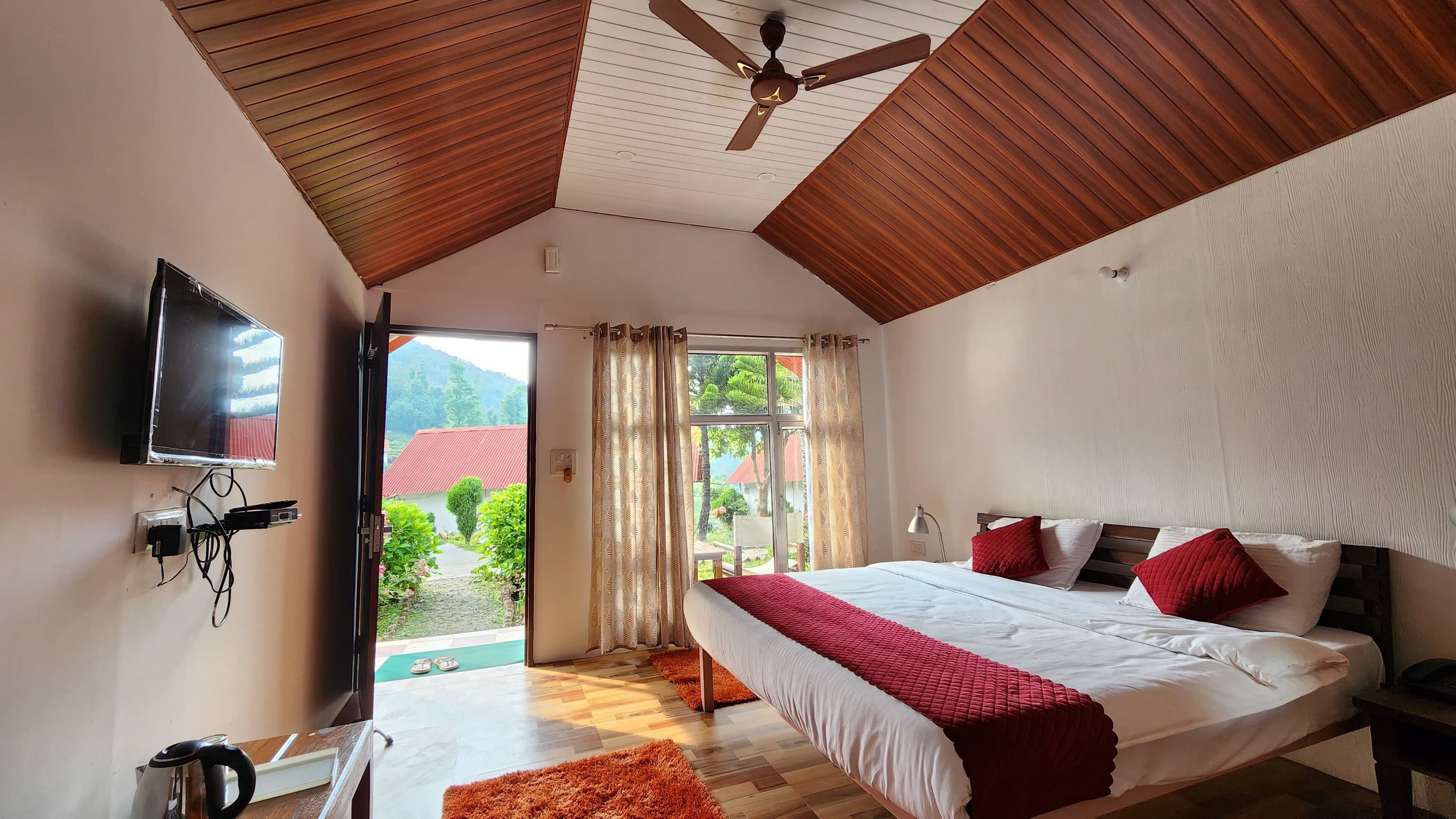 Deluxe Room, Mountain View | Premium bedding, down duvets, memory-foam beds, individually decorated