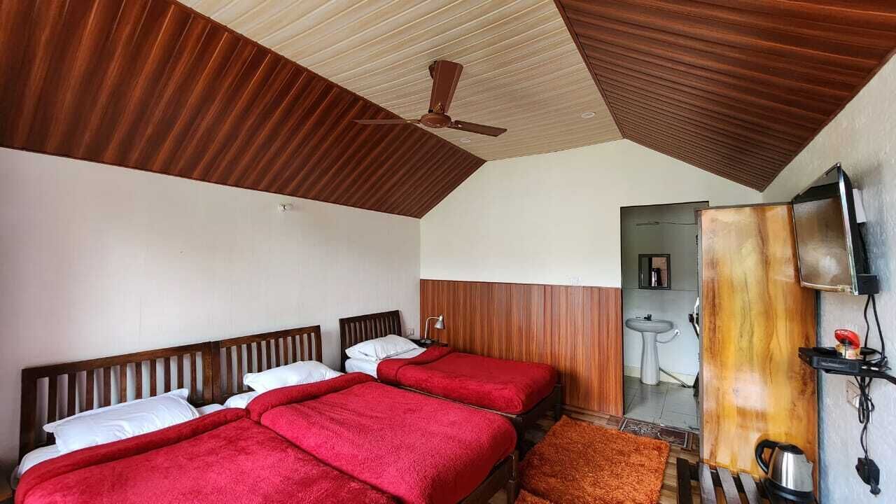 Deluxe Triple Room, Mountain View | Interior