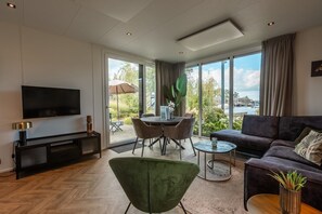 TV - De Wiedense Meren - Rietland Lodge | 5p (Wanneperveen)